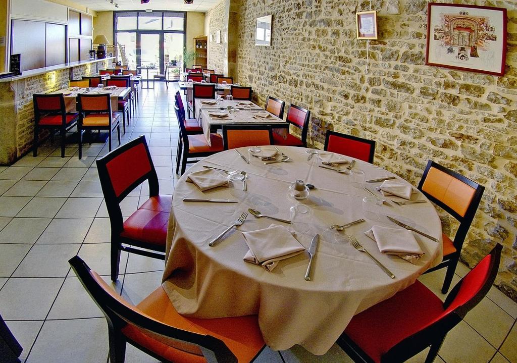 Relais Du Lac Villegusien-le-Lac 외부 사진